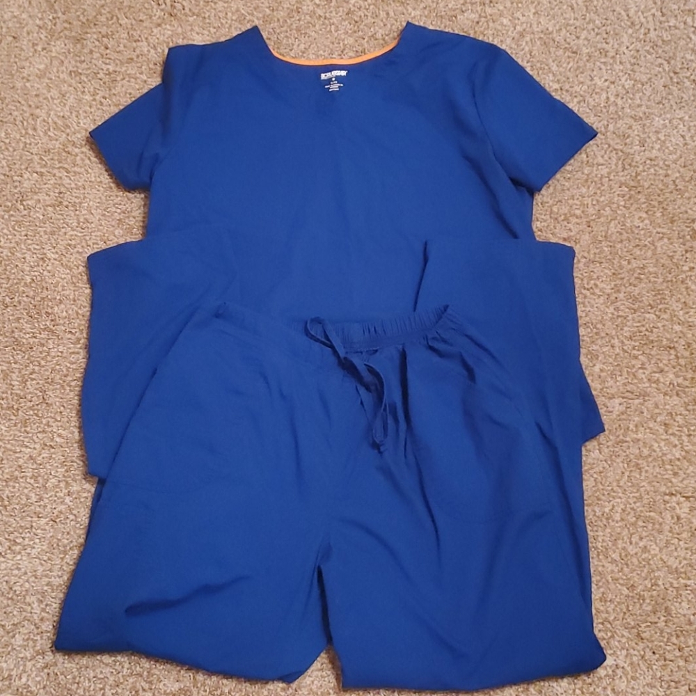 Scrub Set - Picture 3 of 5